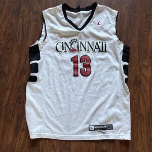 Vintage Y2K Jordan Cincinnati Bearcats White College Basketball Jersey Men's L